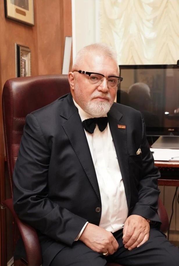 Виктор Макаров