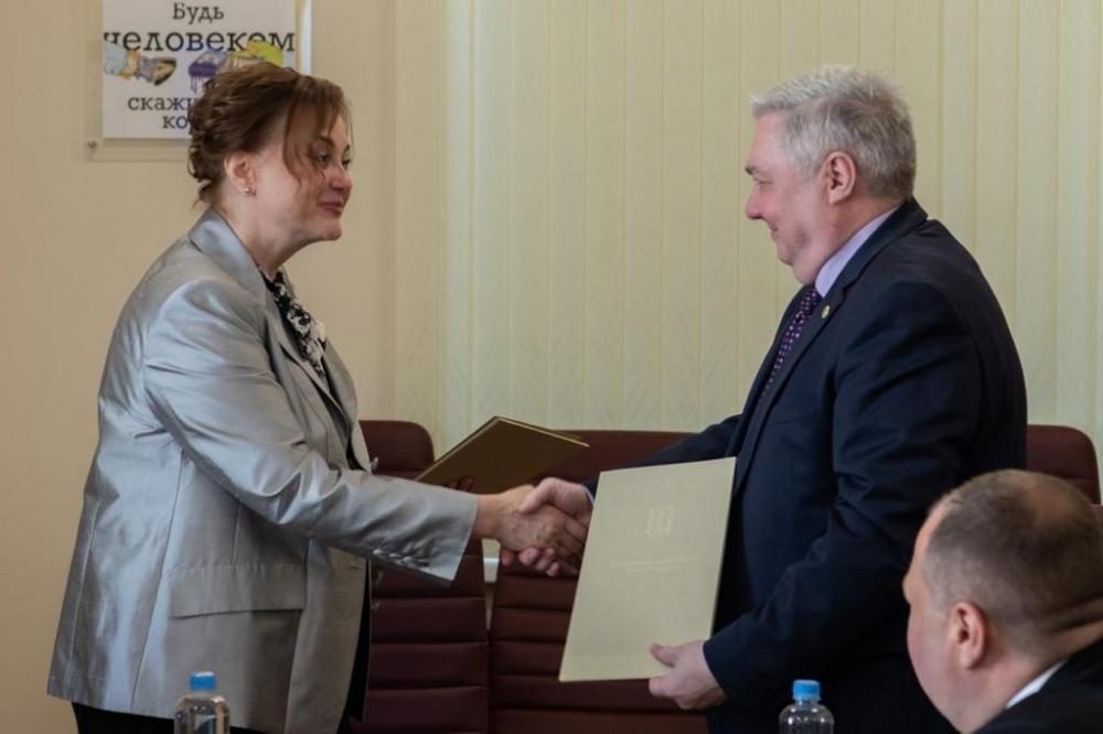 Лидеры объединяются!